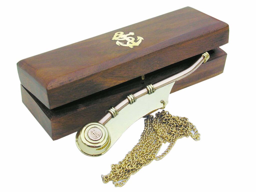 Sifflet de marine ancien : authentique et collectible