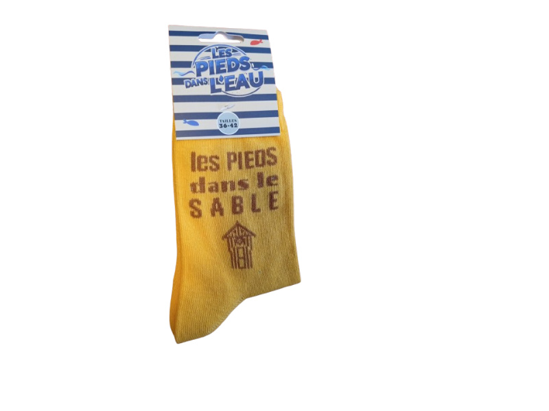 Chaussettes les pieds dans le sable